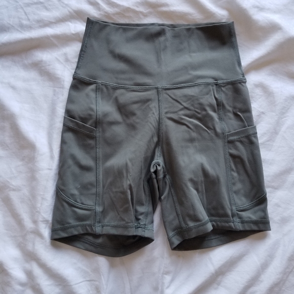 Biker shorts with pockets - Picture 1 of 2
